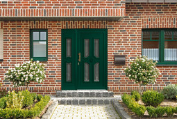 Haustür und Fenster